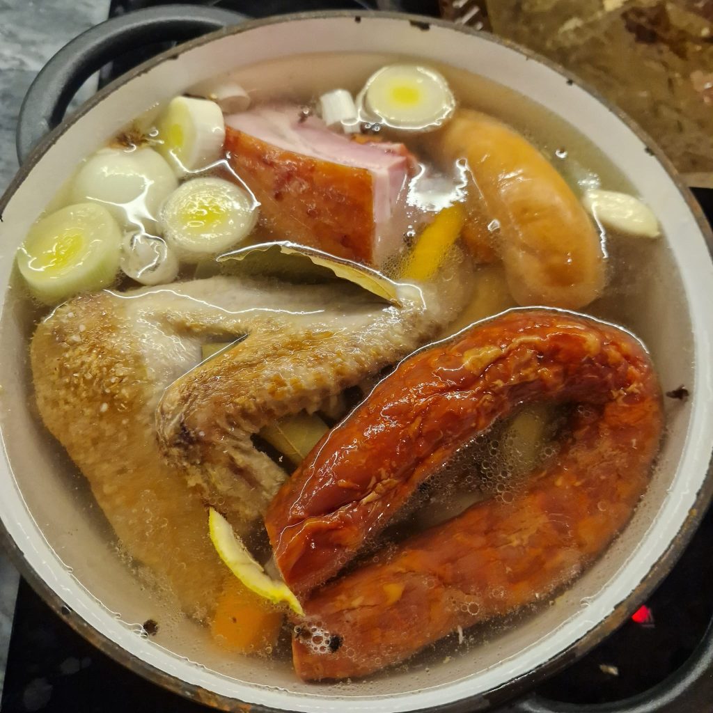 Arroz de pato stock with water